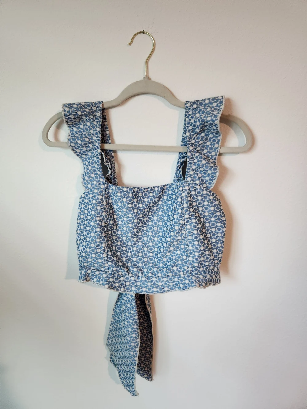 Kirious Los Angeles Blue Eyelet Ruffle Tie Crop Top